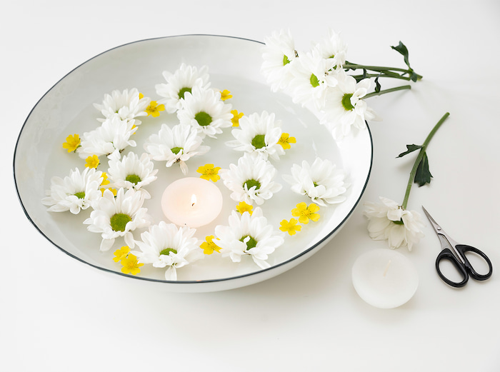 Schale Piana von Lambert mit Blumen dekoriert
